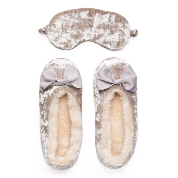 LC LAUREN CONRAD Slippers & Sleep Mask Set Taupe Faux Fur Plush Size Small 5-6 - Picture 1 of 3